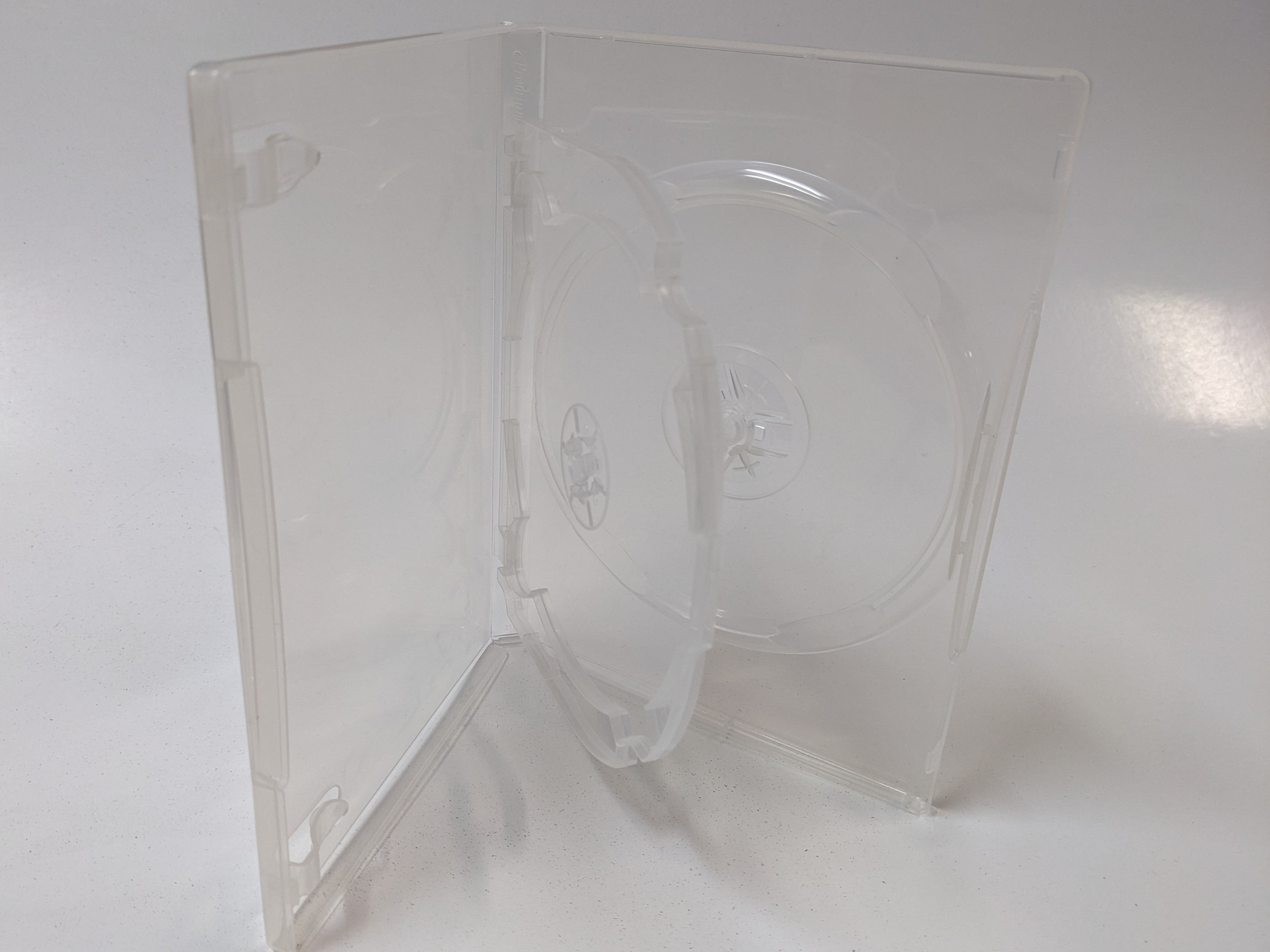 14mm Clear DVD Case, Holds 3 – DELTAMEDIA INTL INC